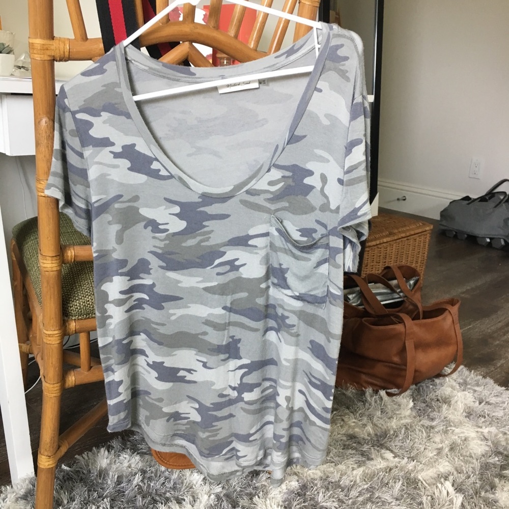 Mustard Seed soft camp v neck